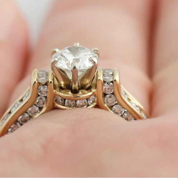 Vintage from the 1970’s 14K Yellow Gold 1.87 CTW Diamond Wedding Ring Size 7.0 - Picture 2 of 9